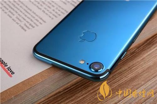 iphone12藍(lán)色好看嗎？ iphone12藍(lán)色和白色哪個(gè)好看？